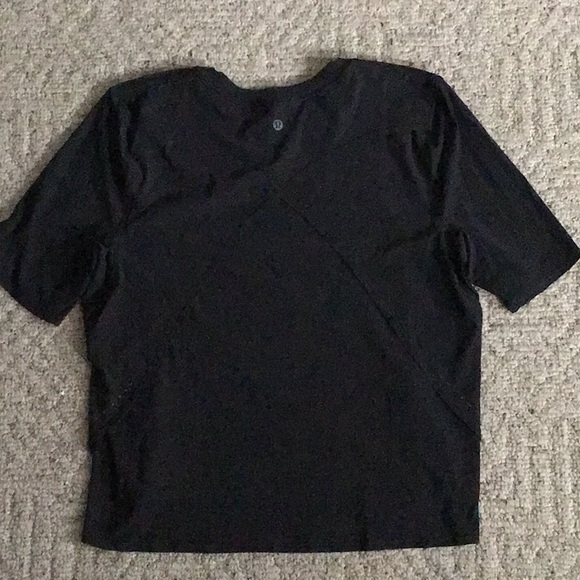 Lululemon UV Protection Fold-Over Running T-Shirt - Picture 8 of 12